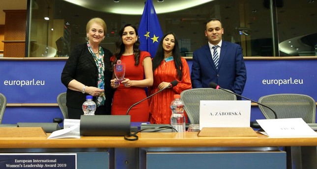 تركية تحصل على جائزة القيادة النسائية الدولية من البرلمان الأوروبي