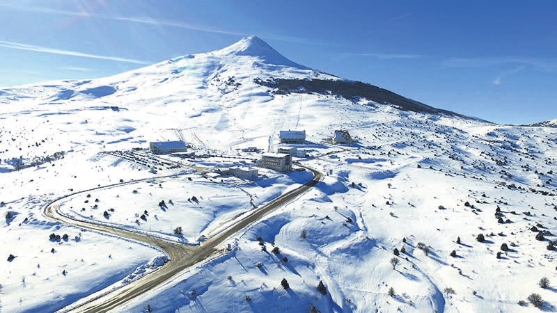 The Yu0131ldu0131z Mountain Ski Resort hosts many visitors with its different tracks, nice cafes and restaurants.