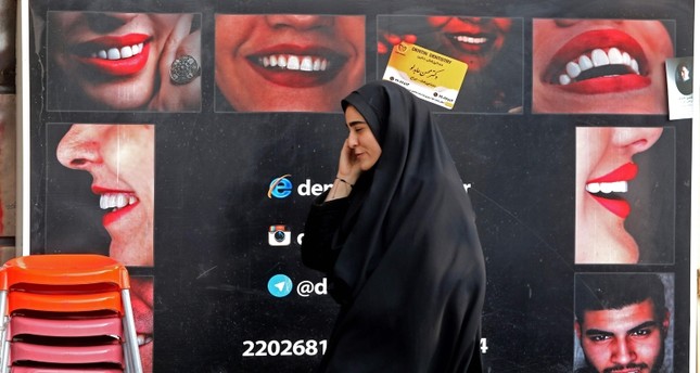 لقطة من الحياة اليومية في طهران الفرنسية