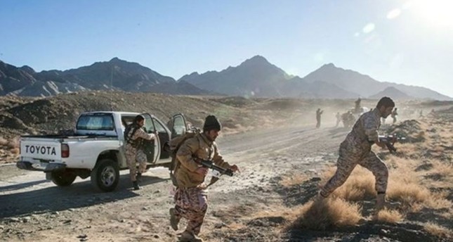 إيران.. مقتل اثنين من الحرس الثوري في اشتباكات مع مسلحين