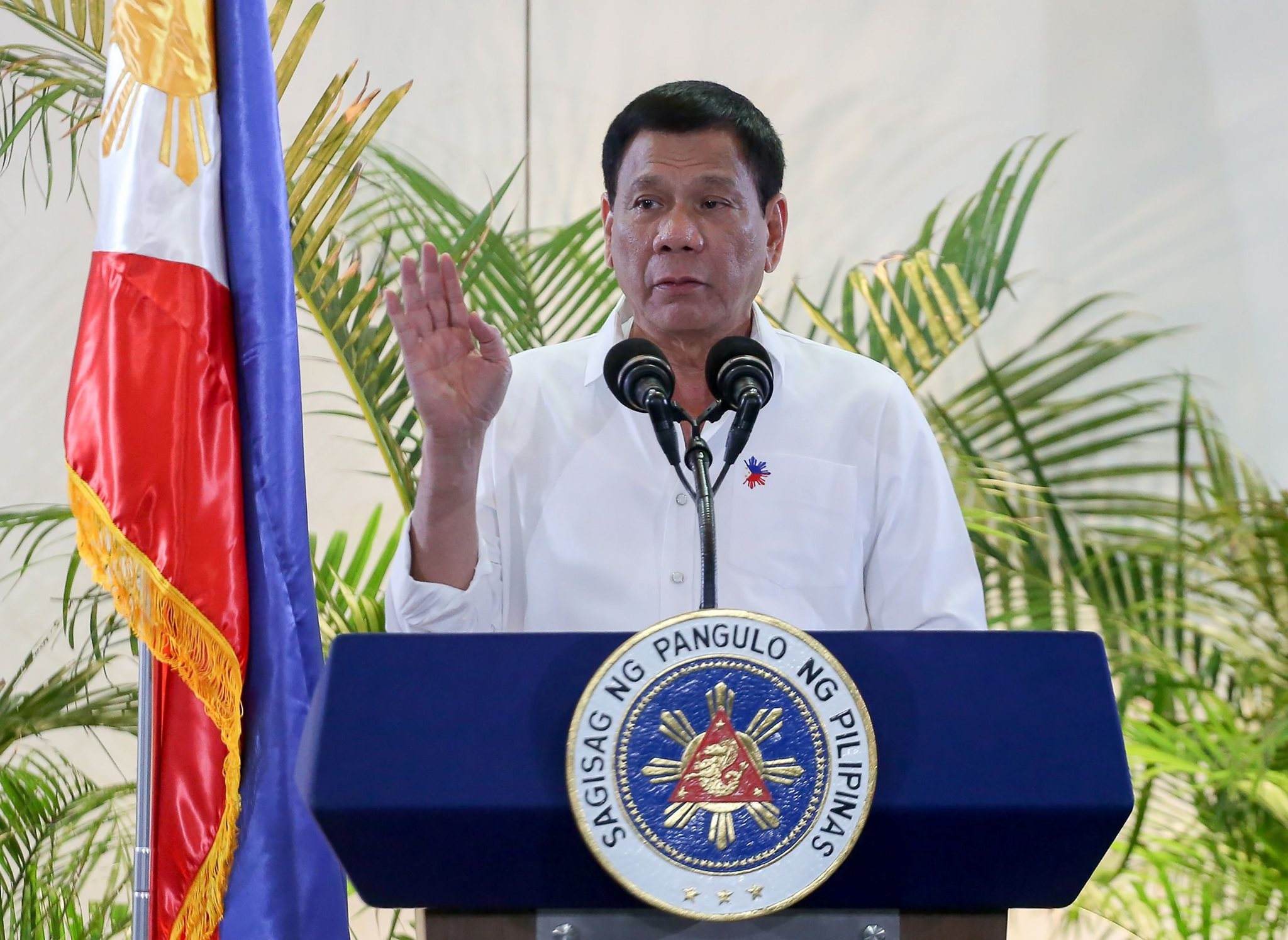 Duterte offers self-rule to the Philippines' Muslims to defeat Daesh | Daily Sabah