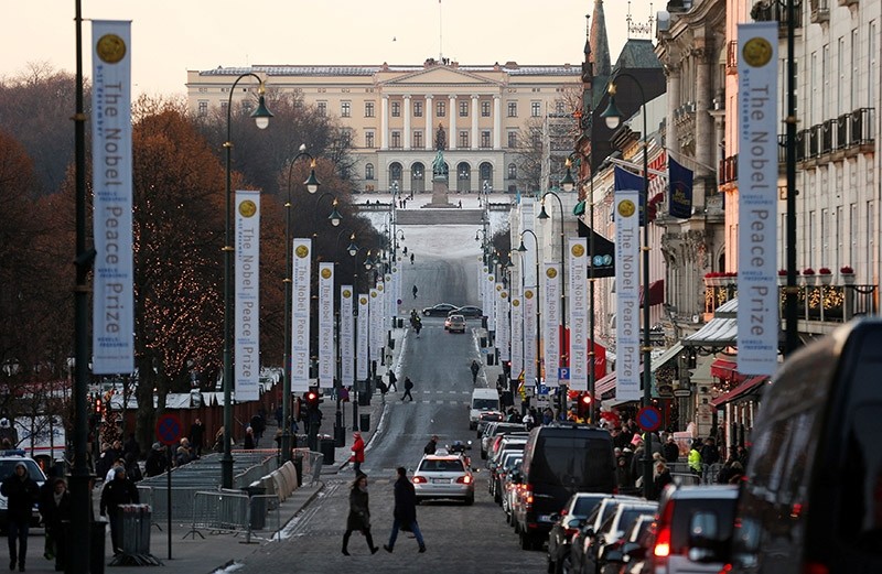 The Royal Palace is seen at the end of Karl Johans Gate in Oslo December 11, 2012. REUTERS/Suzanne Plunkett (Reuters Photo)