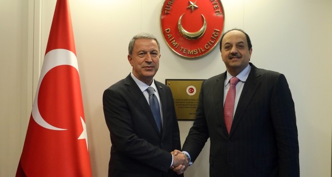 وزير الدفاع التركي يبحث مع نظيره القطري العلاقات الثنائية