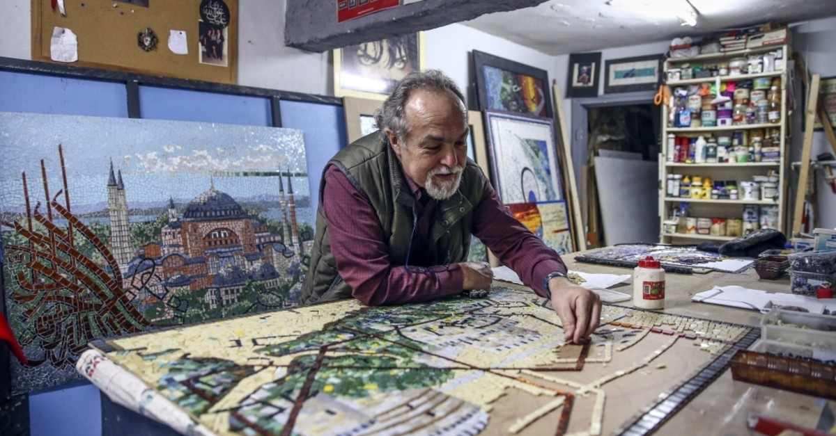 Semerci works at his workshop in Istanbul's Kadu0131ku00f6y. (AA Photo)
