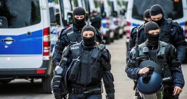 الأمن الألماني يوقف 3 أشخاص يشتبه في انتمائهم إلى داعش الإرهابي