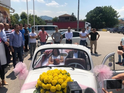 حفل زفاف رمزي لشابة تركية مصابة بمتلازمة داون (صور) 4 حفل زفاف رمزي لشابة تركية مصابة بمتلازمة داون