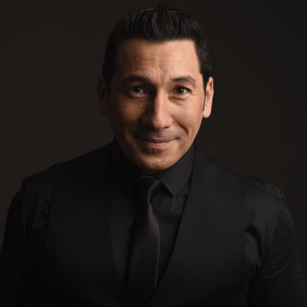 Ariel Ardit is deemed to be one of the best singers of Argentinian tango.