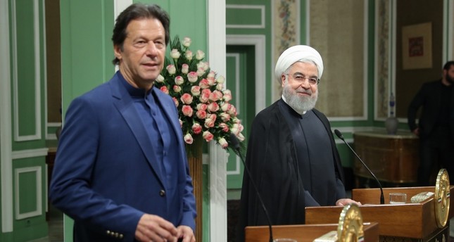رئيس وزراء باكستان في إيران للتوسط بين طهران والرياض