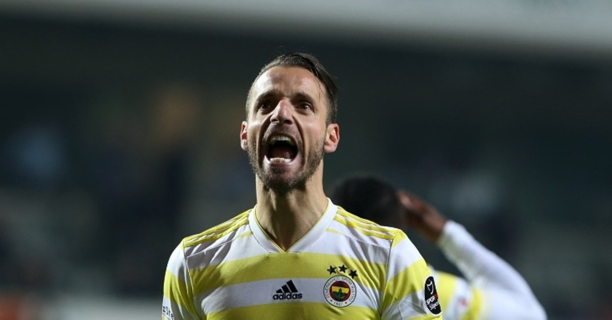 Metaphors Turn Literal As Galatasaray Takes On Fenerbahce Daily Sabah