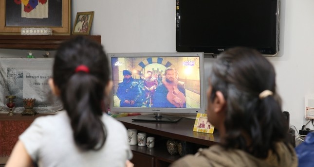مسلسل أرطغرل يجمع الأجيال أمام الشاشات في باكستان الأناضول