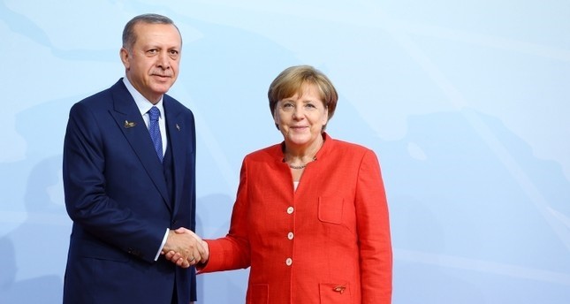 أردوغان وميركل يبحثان هاتفيا العلاقات الثنائية