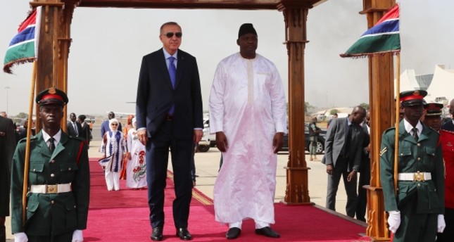 أردوغان يصل غامبيا في زيارة رسمية ضمن جولته الإفريقية