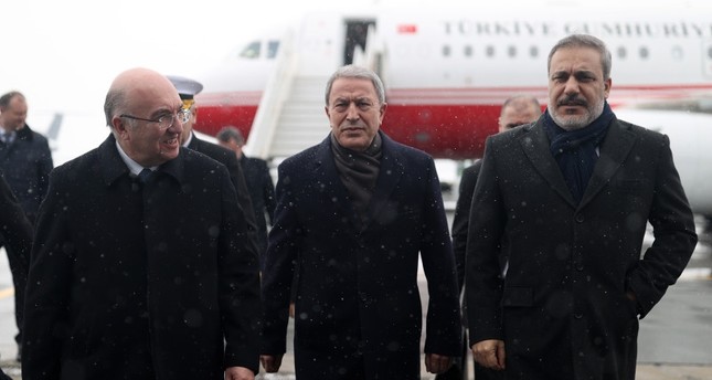 وزير الدفاع التركي ورئيس جهاز الاستخبارات يصلان موسكو، 28 ديسمبر 2022 الأناضول