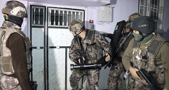 35 موقوفاً في حملة أمنية ضد المشتبه في انتمائهم إلى داعش في إسطنبول