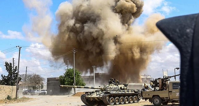 الجيش الليبي يستهدف تمركزات لمليشيا حفتر بمطار طرابلس