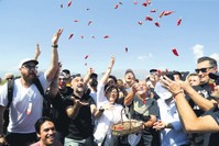 The festival attendees can visit red pepper fields and pick peppers themselves.