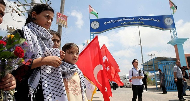غزة تستقبل شاحنات جديدة من مساعدات السفينة التركية ليدي ليلي