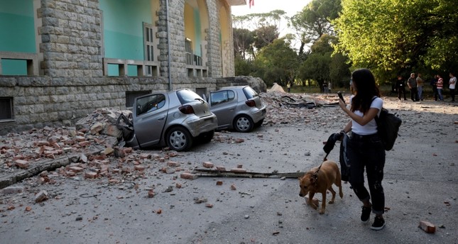 بعض ملامح الخراب الذي خلفه الزلزال في تيرانا