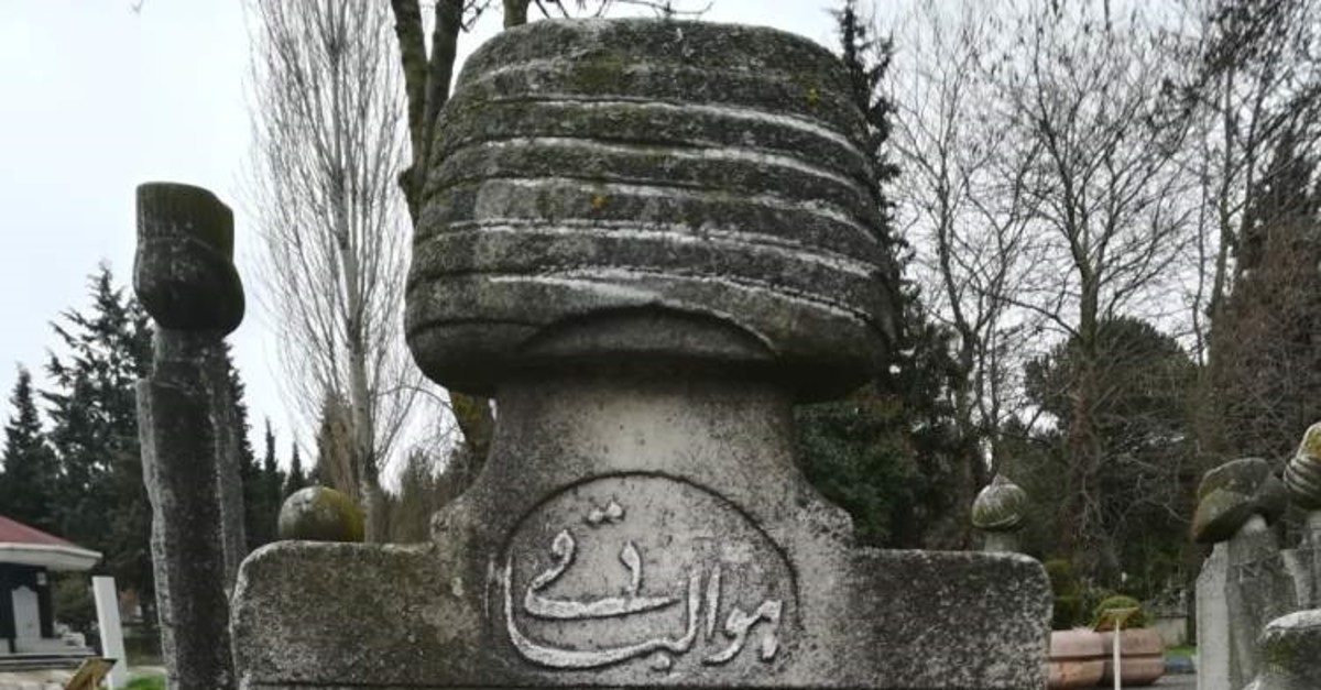 The name of Mehmed Eu015fref Efendi is written on the tombstone with the Ottoman Turkish alphabet.(AA Photo)