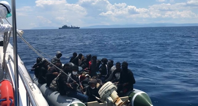 خفر السواحل التركي ينقذ 85 طالب لجوء أعادتهم اليونان إلى البحر
