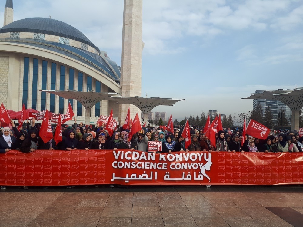 Women in convoy held a press briefing in front of Ankara's Ahmet Hamdi Akseki Mosque before they left for the border town of Hatay yesterday.