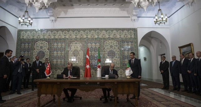 أردوغان يوقع اتفاقا مع نظيره الجزائري لتأسيس مجلس تعاون رفيع المستوى