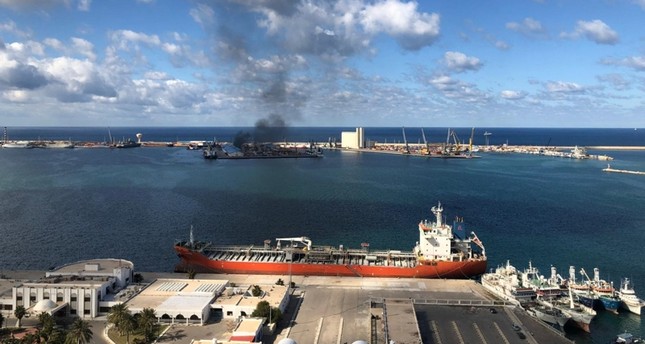 ليبيا تنفي وجود أي سفينة تركية بميناء طرابلس عند استهدافه من مليشيات حفتر