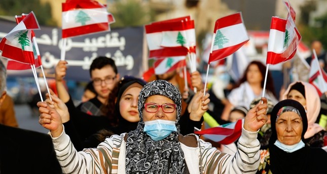 لبنانيات في الاحتفال بيوم الاستقلال AP