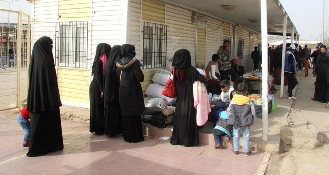 لاجئون سوريون بتركيا يواصلون العودة لمنازلهم في مناطق غصن الزيتون