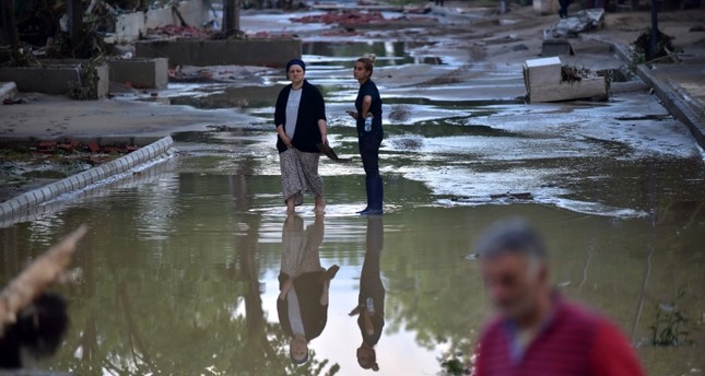 فيضانات وانهيارات أرضية في دوزجة التركية وفقدان 7 أشخاص