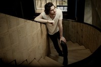 New Yorker Allen Hulsey currently lives and makes music in Istanbul. 