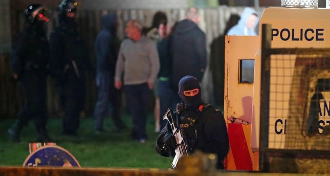 مقتل امرأة بالرصاص في إيرلندا الشمالية وسط تخوف من عودة الاضطرابات