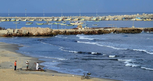 Egyptian army kills Gaza fisherman: Palestinian officials