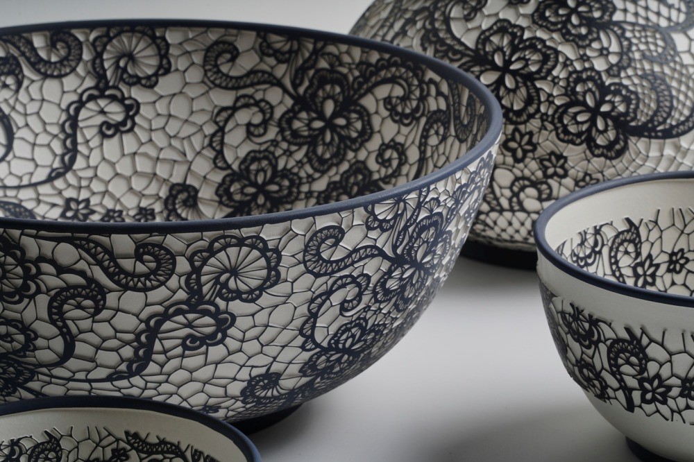 Three pieces made by Dereboy, who created a unique technique combining traditional designs with embossments for extraordinary precision, definition and height, will be displayed in the What's New section.