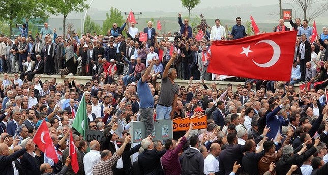 Parteikritiker protestieren vor den Polizeibarrikaden in Ankara am 14. Mai. DHA Foto