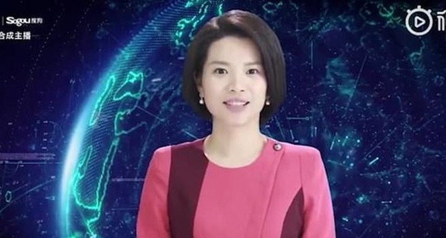 الصين تكشف عن أول مذيعة أخبار آلية تعمل في الوكالة الرسمية