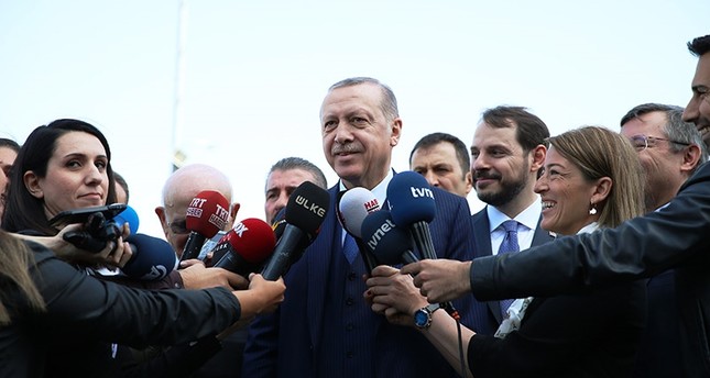 أردوغان يدعو نظيريه ترامب وبوتين إلى تأسيس السلام وإنهاء المأساة بسوريا