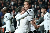 Shinji Kagawa cheers after scoring a goal against Konyaspor, March 11, 2019.