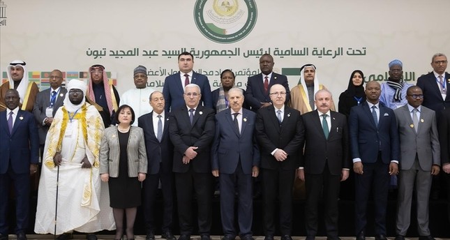 المشاركون في المؤتمر الـ17 لاتحاد برلمانات الدول الأعضاء في منظمة التعاون الإسلامي في الجزائر الأناضول