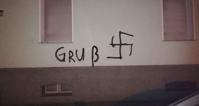 DITIB-Moschee in Gladbeck mit rassistischen Parolen und Hakenkreuz beschmiert