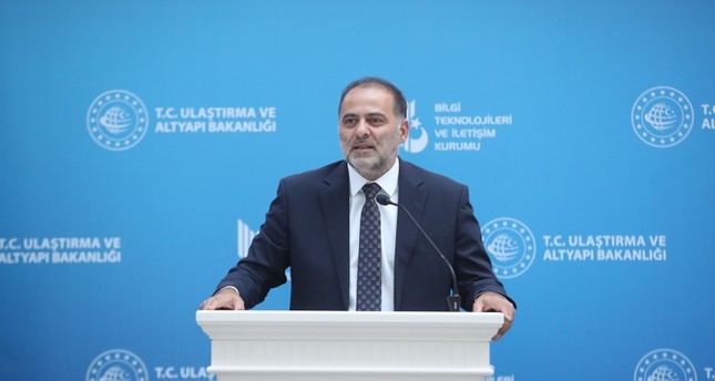 وزير النقل والبنى التحتية التركي عادل قرة إسماعيل أوغلو IHA