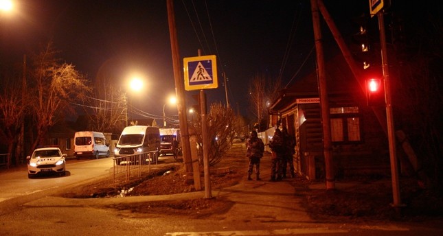 الشرطة الروسية تحاصر منزل أحد المشبوهين بالانتماء لداعش AP