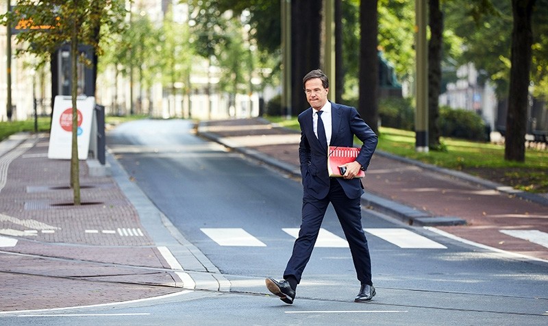 Dutch Prime Minister Mark Rutte arrives, after a short vacation, for the government formation talks at the Johan de Witthuis in The Hague, The Netherlands, Aug. 09, 2017. (EPA Photo)