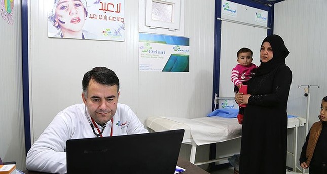 الحكومة التركية تعتزم منح الأطباء السوريين أذونات عمل خاصة