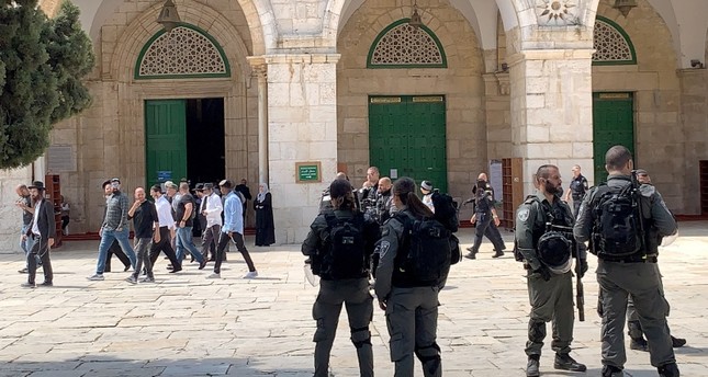 أكثر من 500 مستوطن إسرائيلي يقتحمون المسجد الأقصى بحماية الشرطة