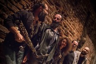 The music society FOURinthePOCKET blends Soul, funk, hip-hop and R&B songs with their authentic interpretations.