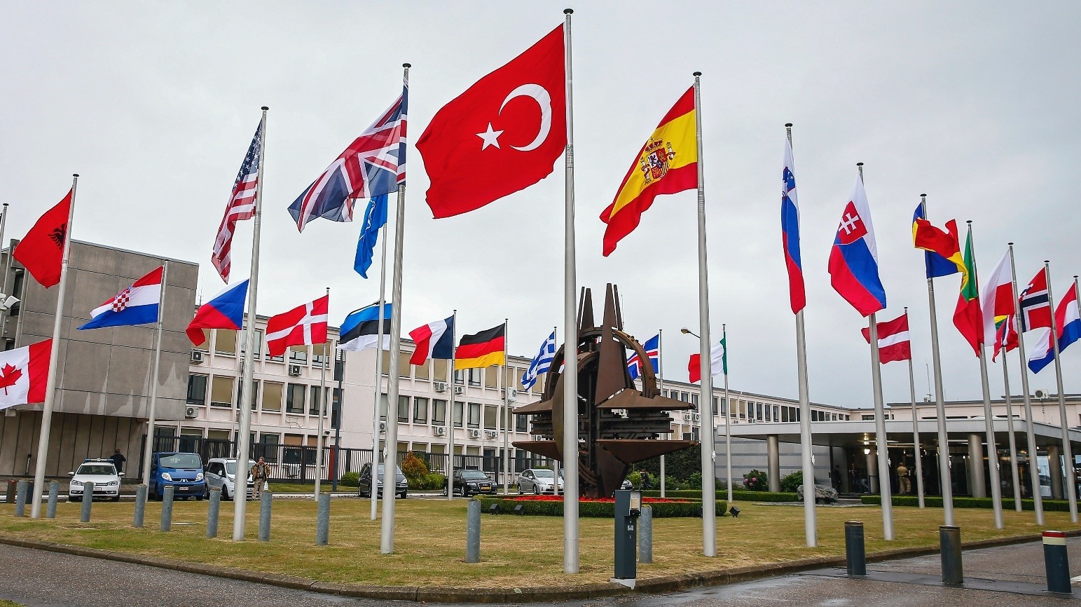 Почему вышли из нато. Турция НАТО США. Турция НАТО флаги. Турция вступила в НАТО. Турция Россия НАТО.