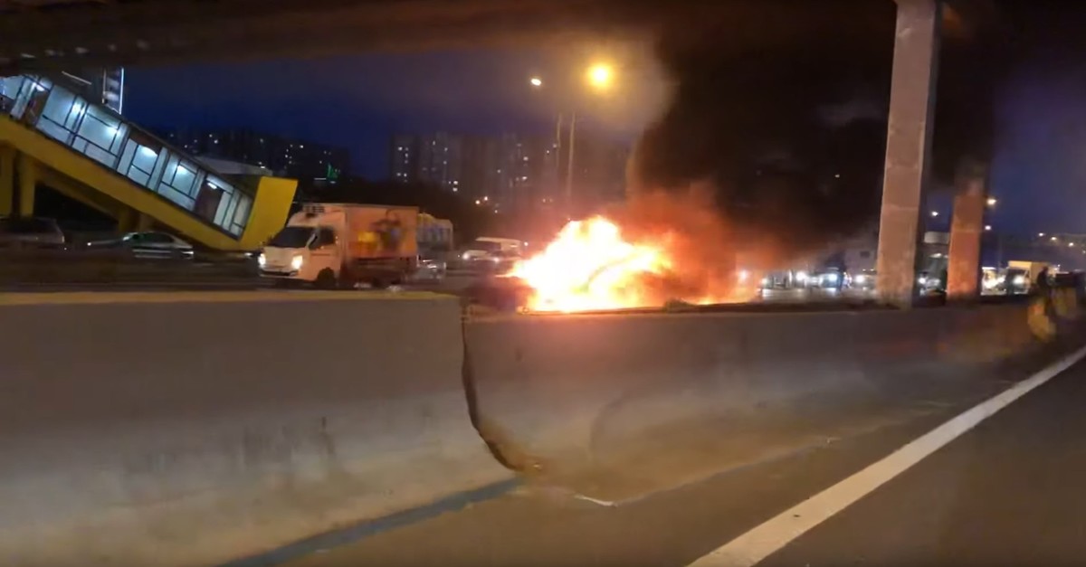 Tesla Model 3 Catches Fire After Collision In Moscow Daily Sabah