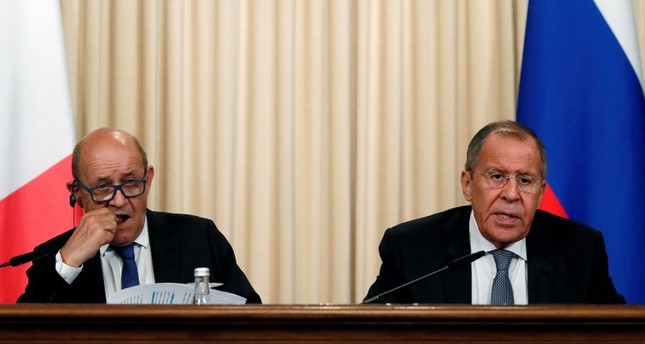 المؤتمر الصحفي بين وزير الخارجية الفرنسي جان-إيف لودريان مع نظيره الروسي سيرغي لافروف الفرنسية