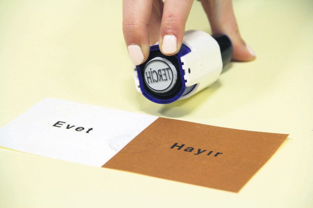 55,319,222 eligible voters in Turkey to vote in Sunday's referendum. (IHA Photo)